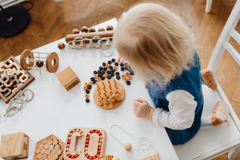 Montessori zuhause einrichten: So schaffst du eine Lernumgebung, die dein Kind begeistert